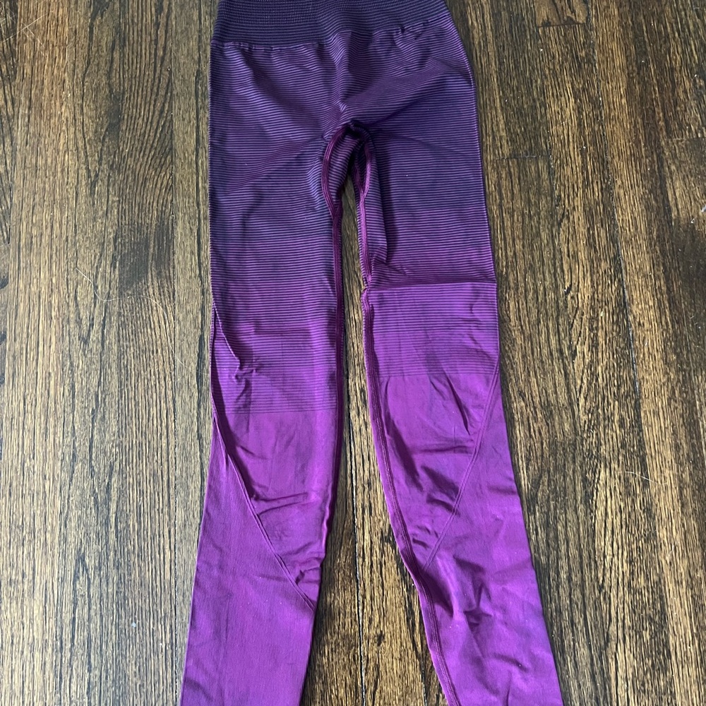 Lululemon seamless training high-rise tight 25” leggings size 2